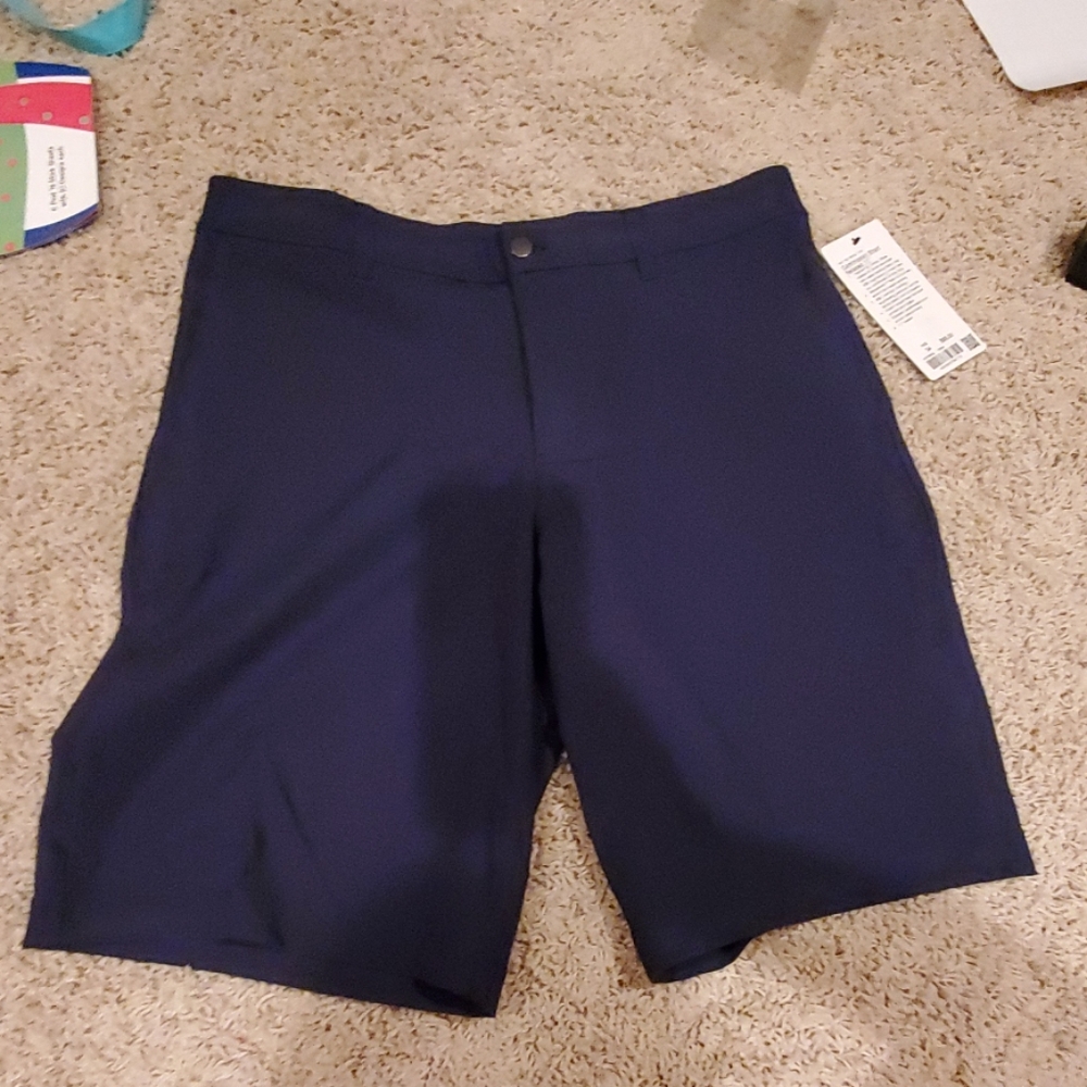 NWT LULULEMON COMMISSION SHORT RELAXED 11"